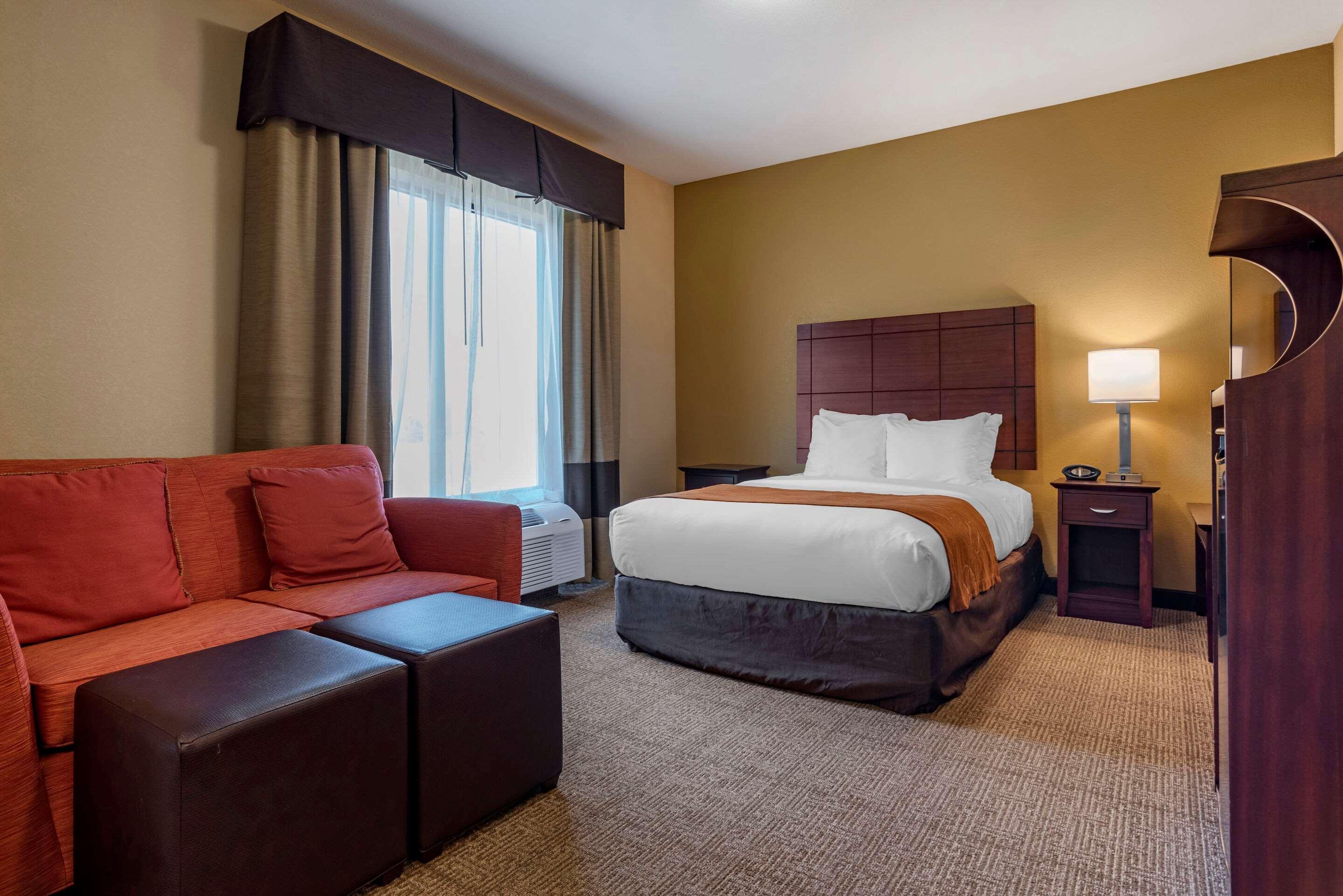 Comfort Suites Airport South Montgomery Bagian luar foto