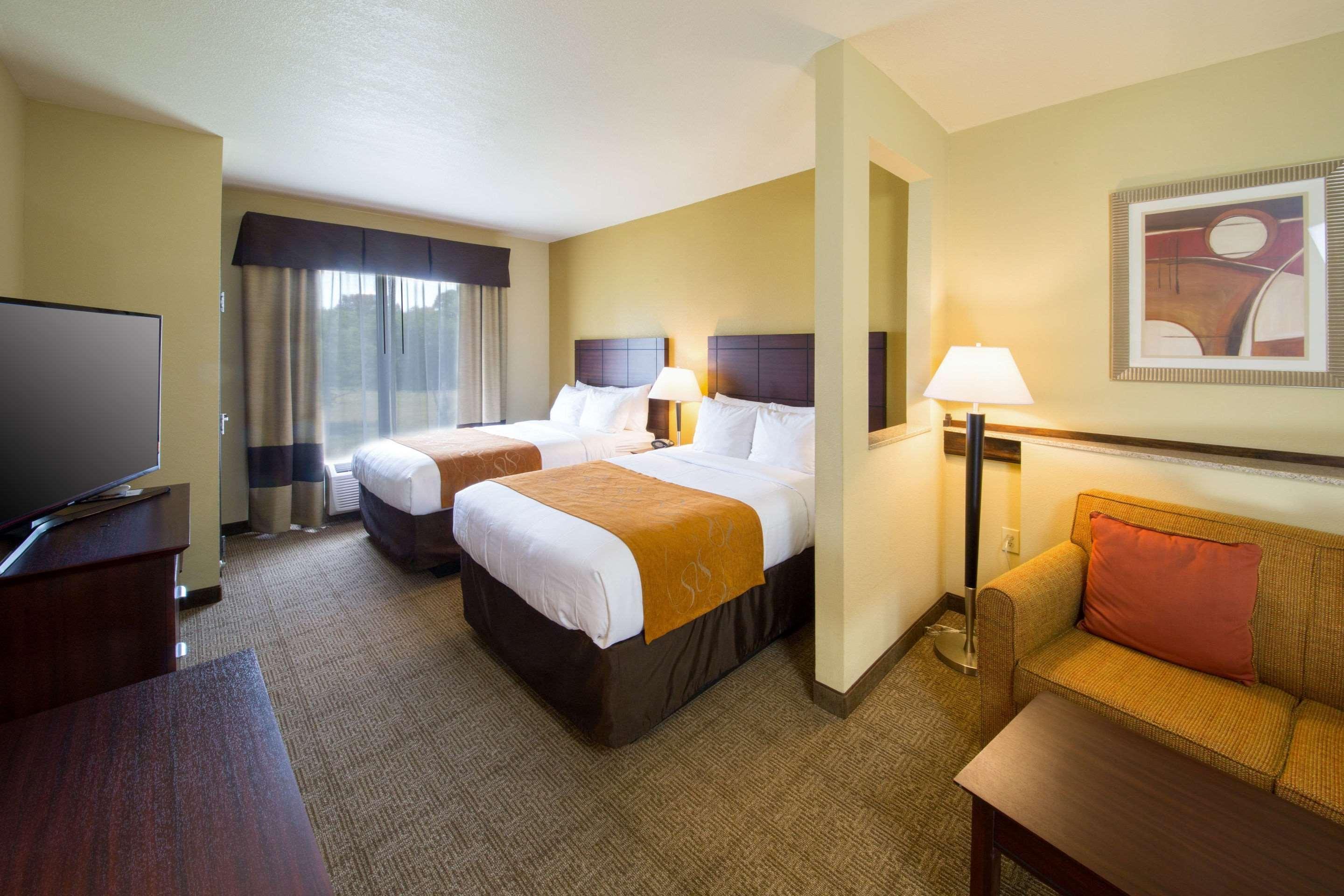 Comfort Suites Airport South Montgomery Bagian luar foto