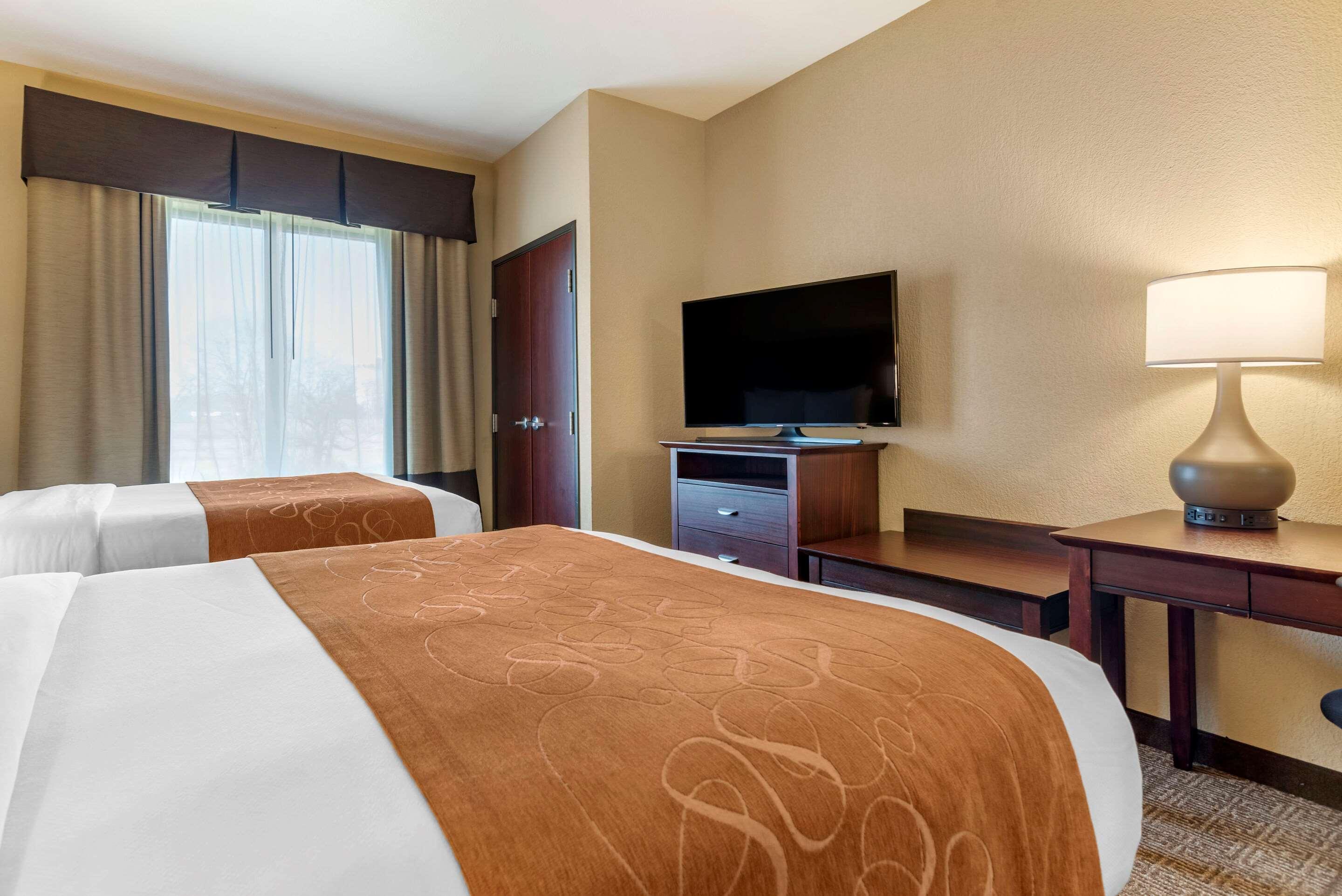 Comfort Suites Airport South Montgomery Bagian luar foto