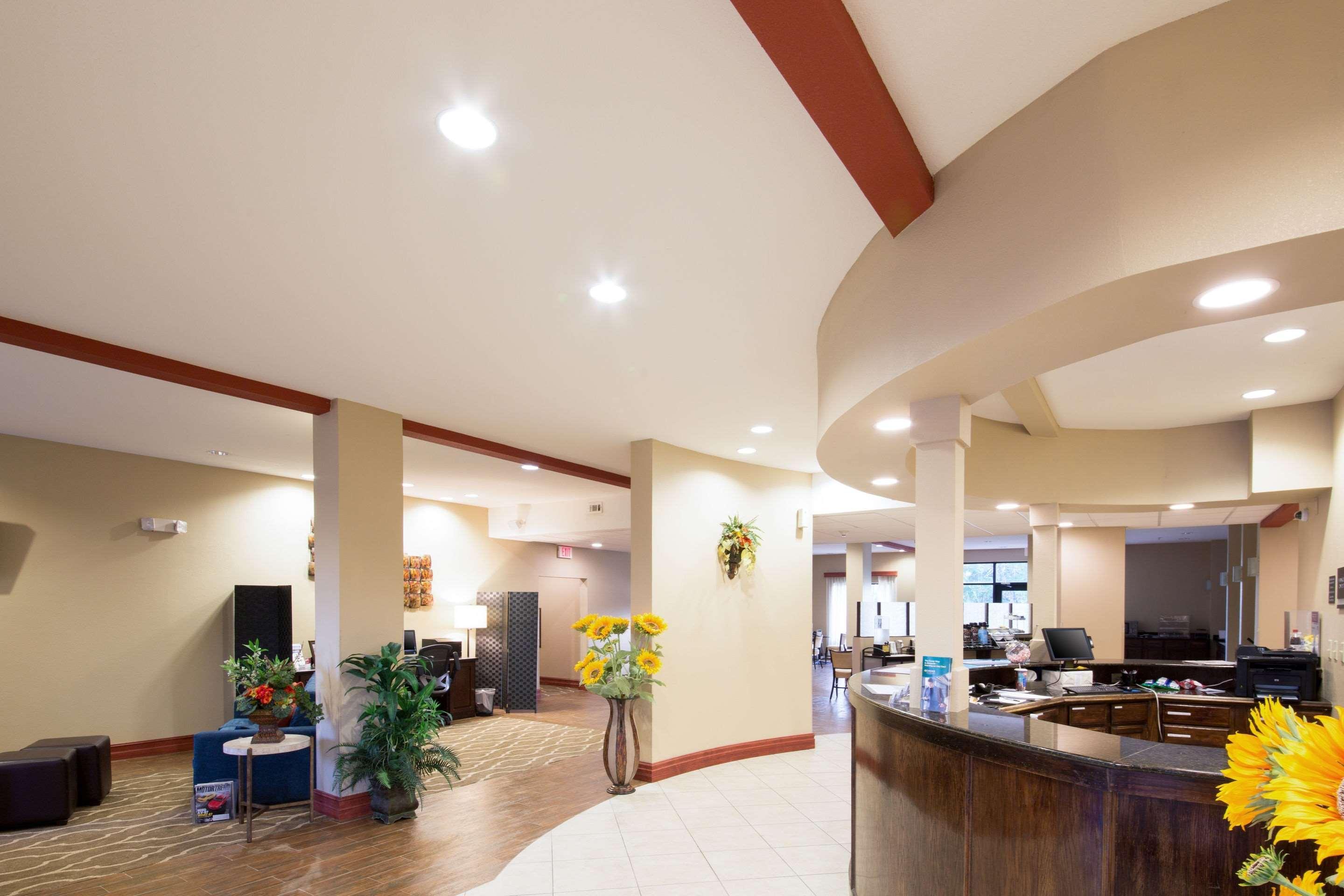 Comfort Suites Airport South Montgomery Bagian luar foto