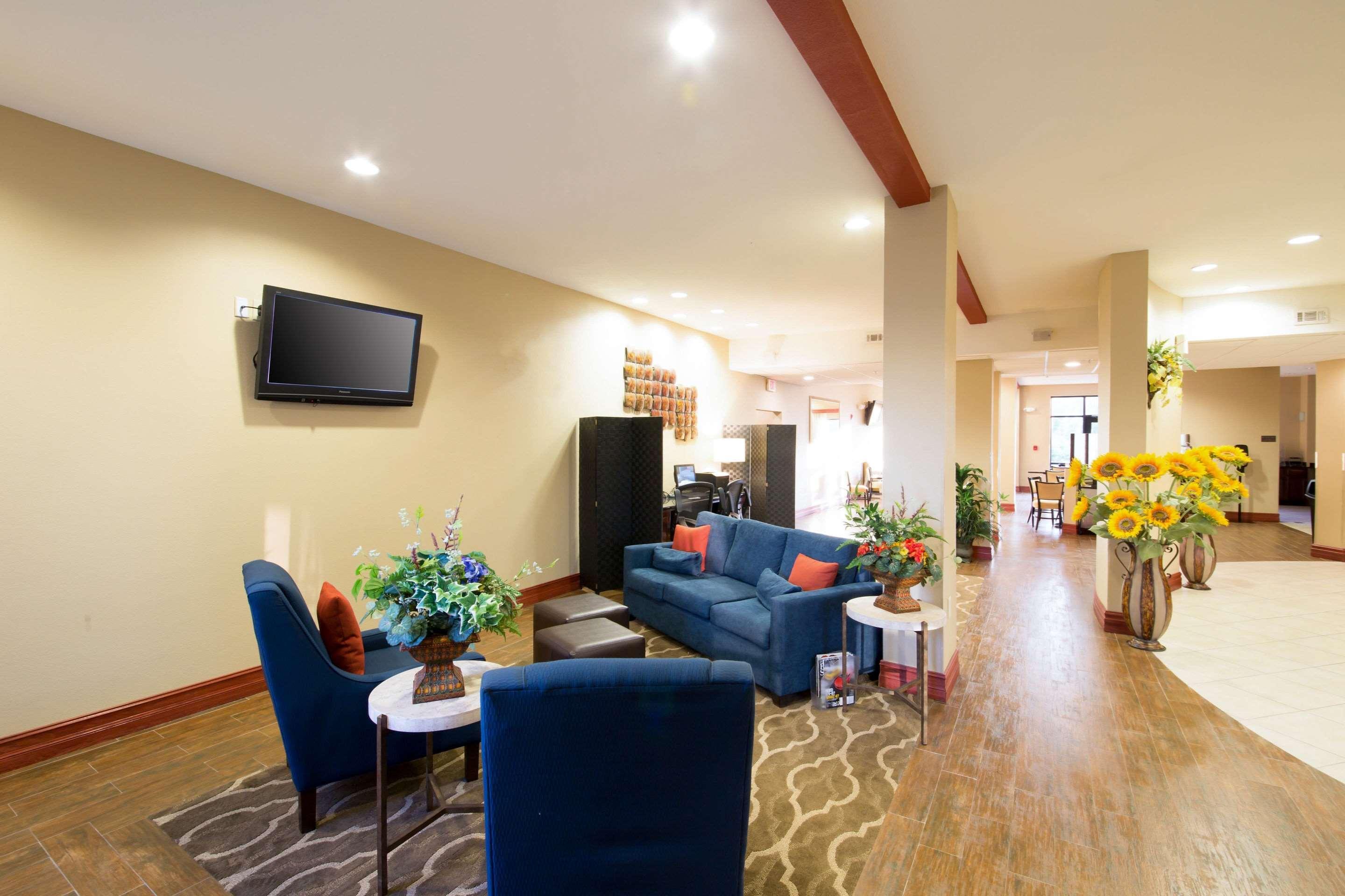 Comfort Suites Airport South Montgomery Bagian luar foto