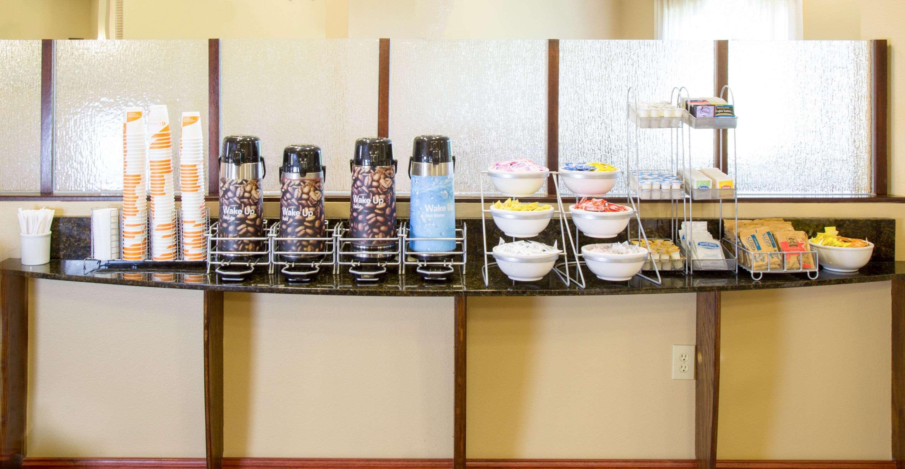 Comfort Suites Airport South Montgomery Bagian luar foto
