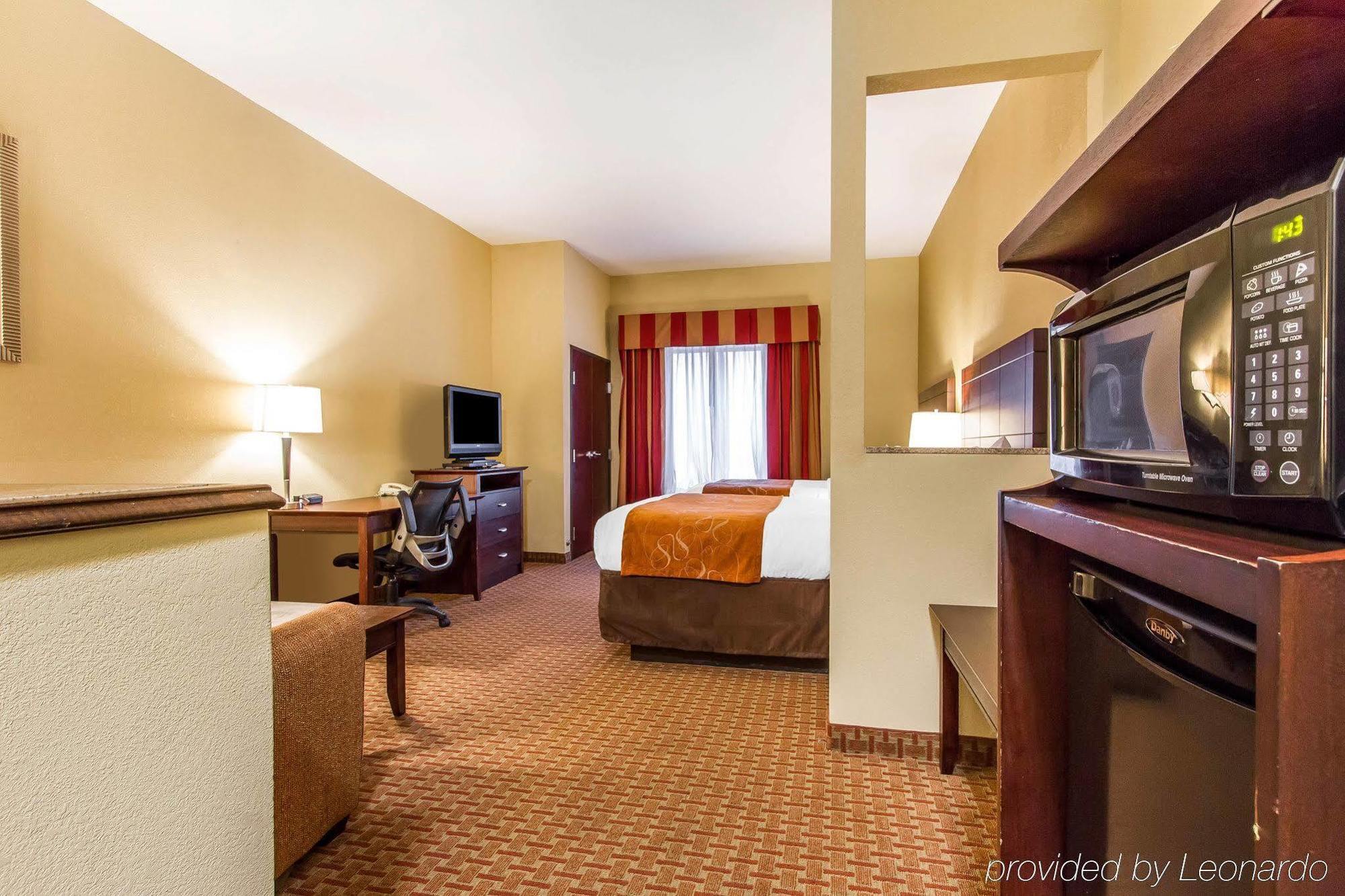 Comfort Suites Airport South Montgomery Bagian luar foto