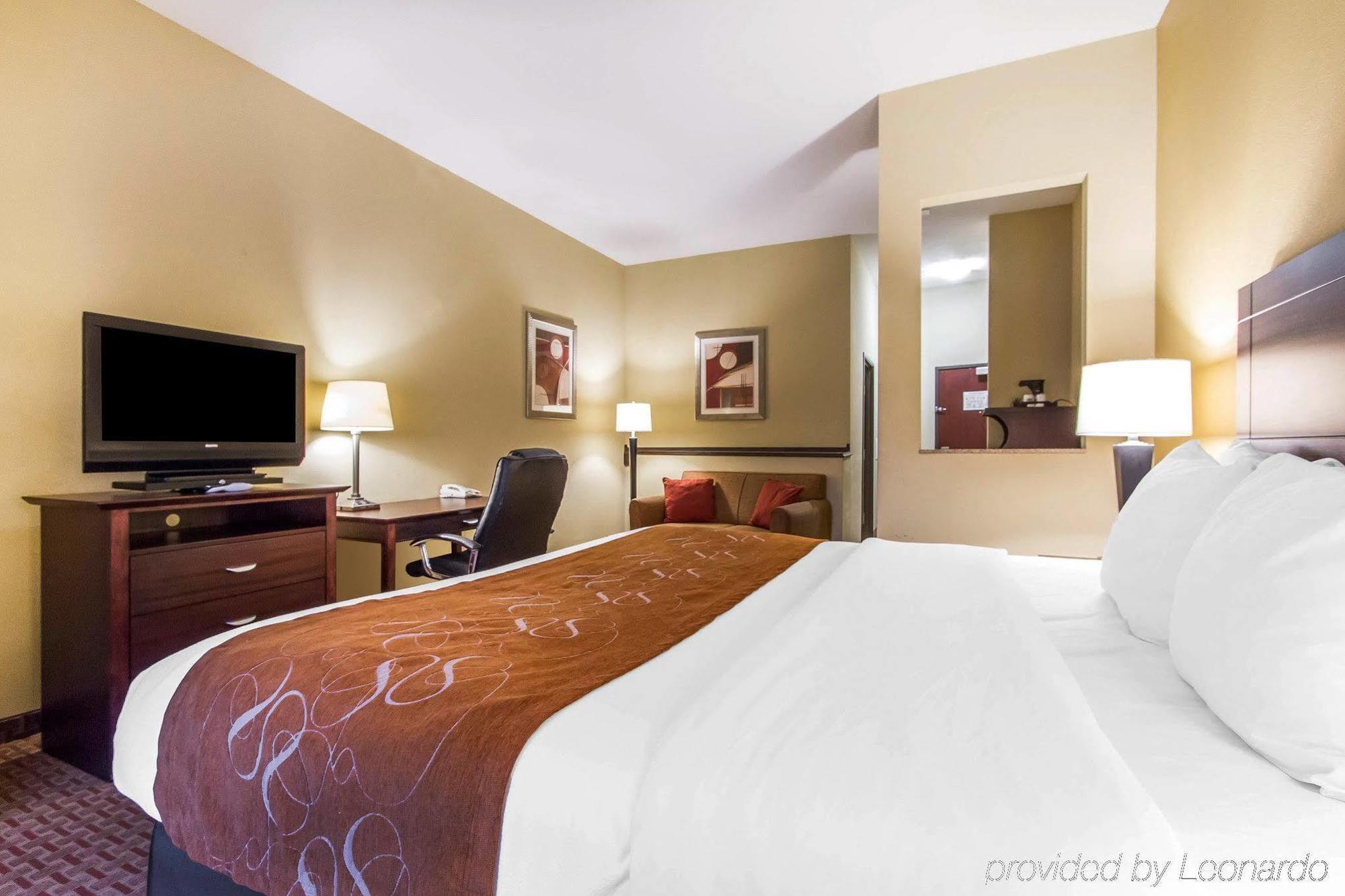 Comfort Suites Airport South Montgomery Bagian luar foto