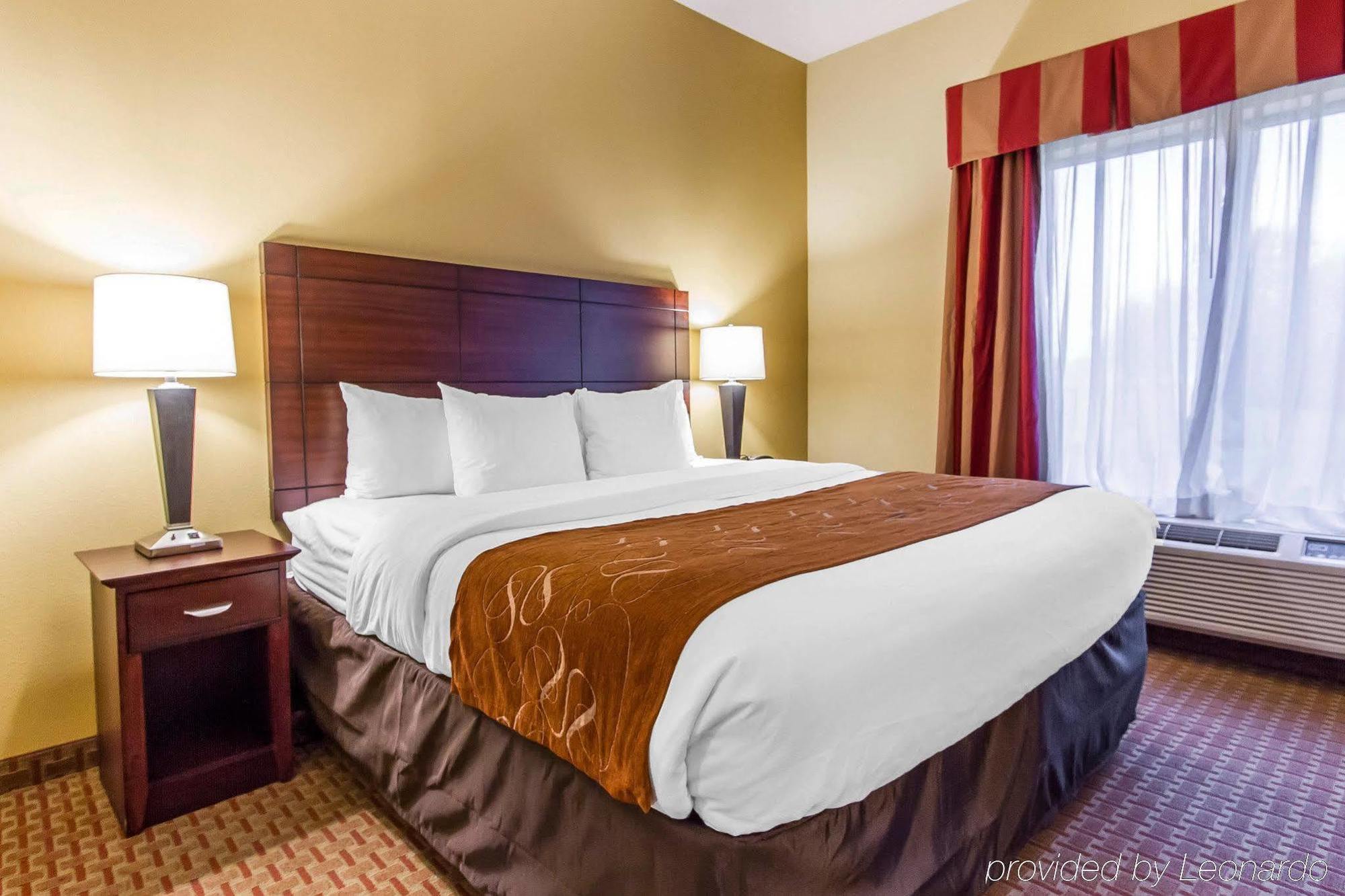 Comfort Suites Airport South Montgomery Bagian luar foto