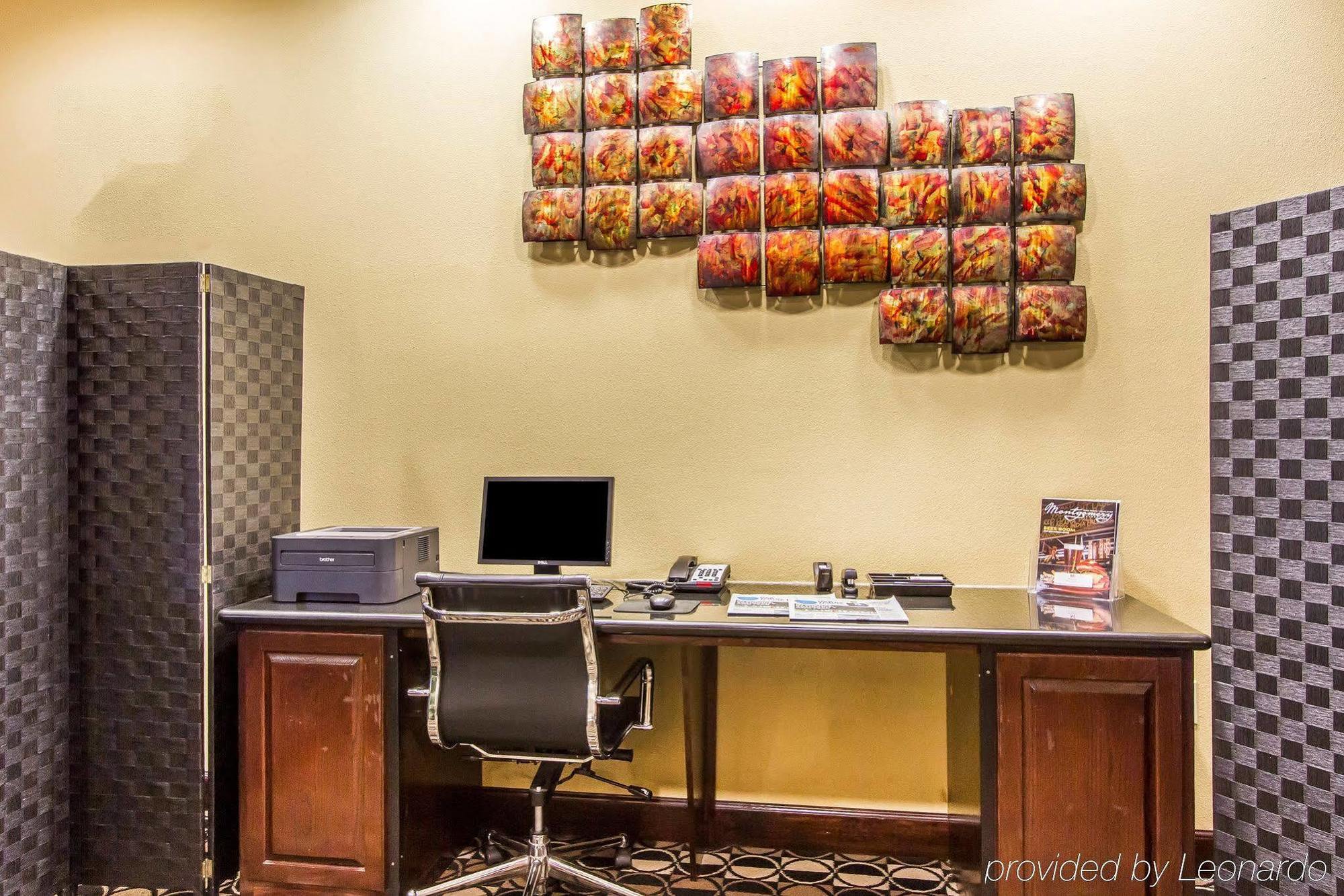 Comfort Suites Airport South Montgomery Bagian luar foto